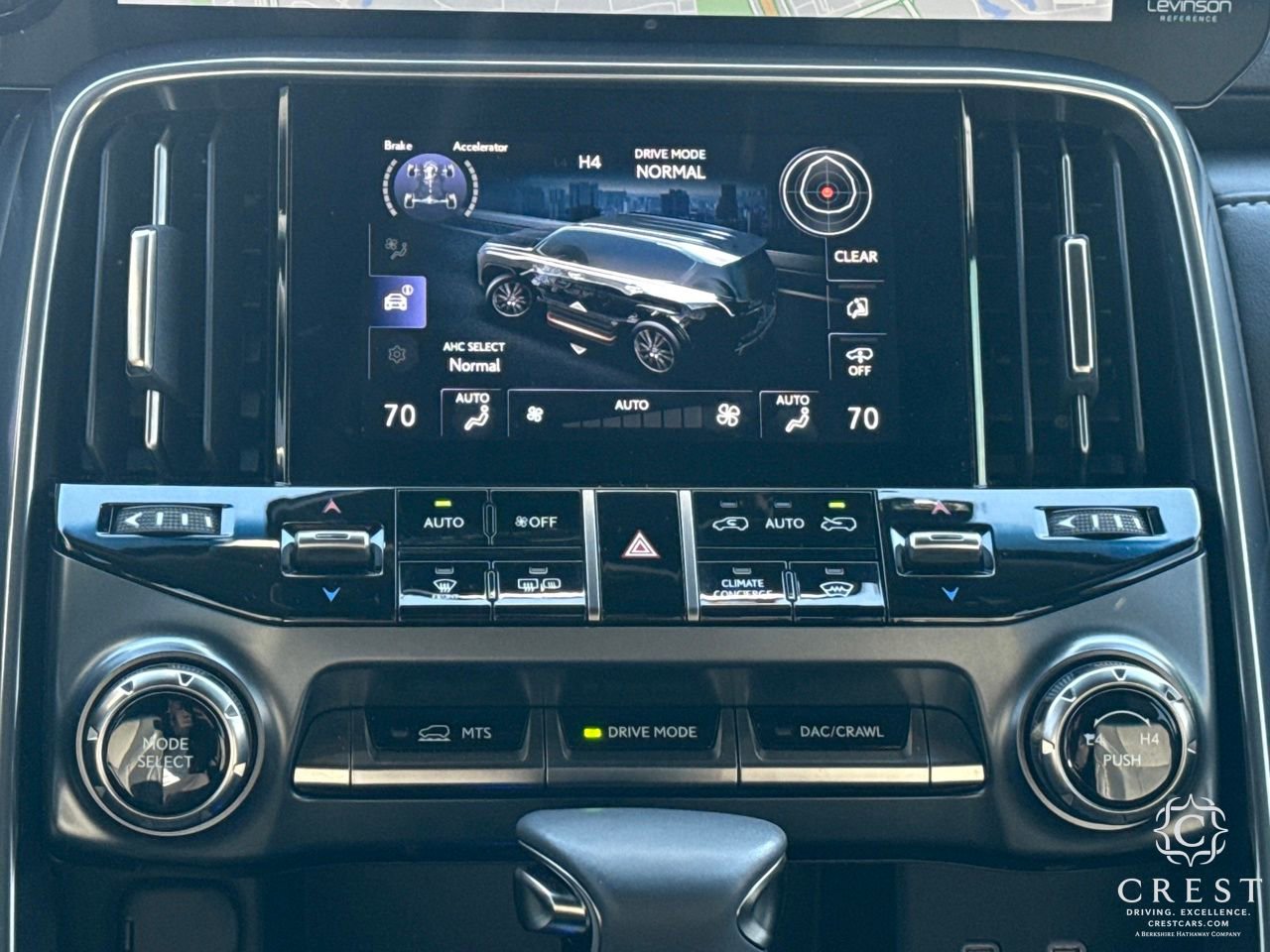 Used 2025 Lexus LX 600 4WD w/ Luxury Package image 18