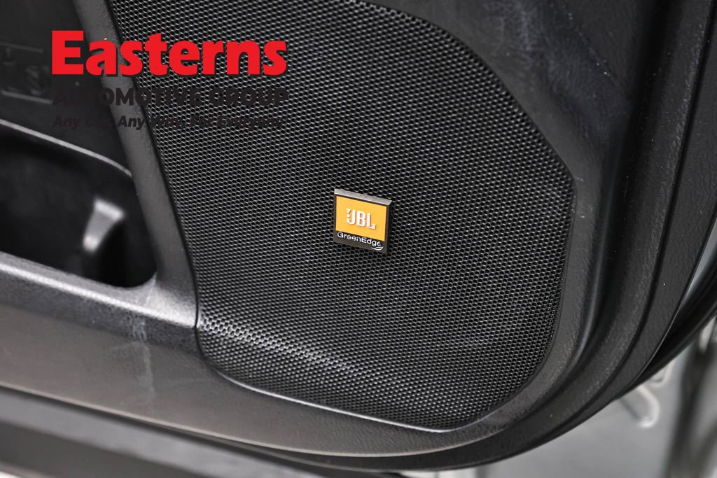 Used 2019 Toyota Highlander Limited w/ Carpet Mat Package (TMS) AWD/4WD image 23