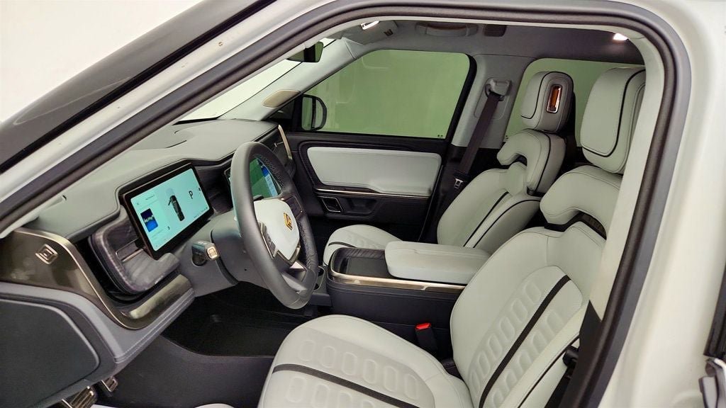 Used 2024 Rivian R1S Adventure AWD/4WD image 21