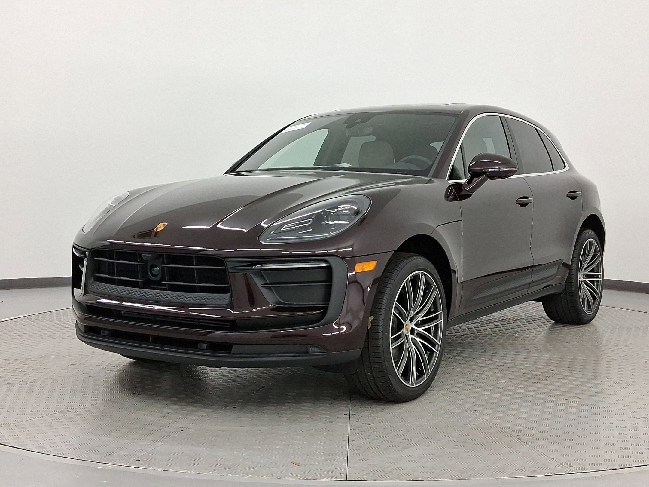 Used 2026 Porsche Macan image 1