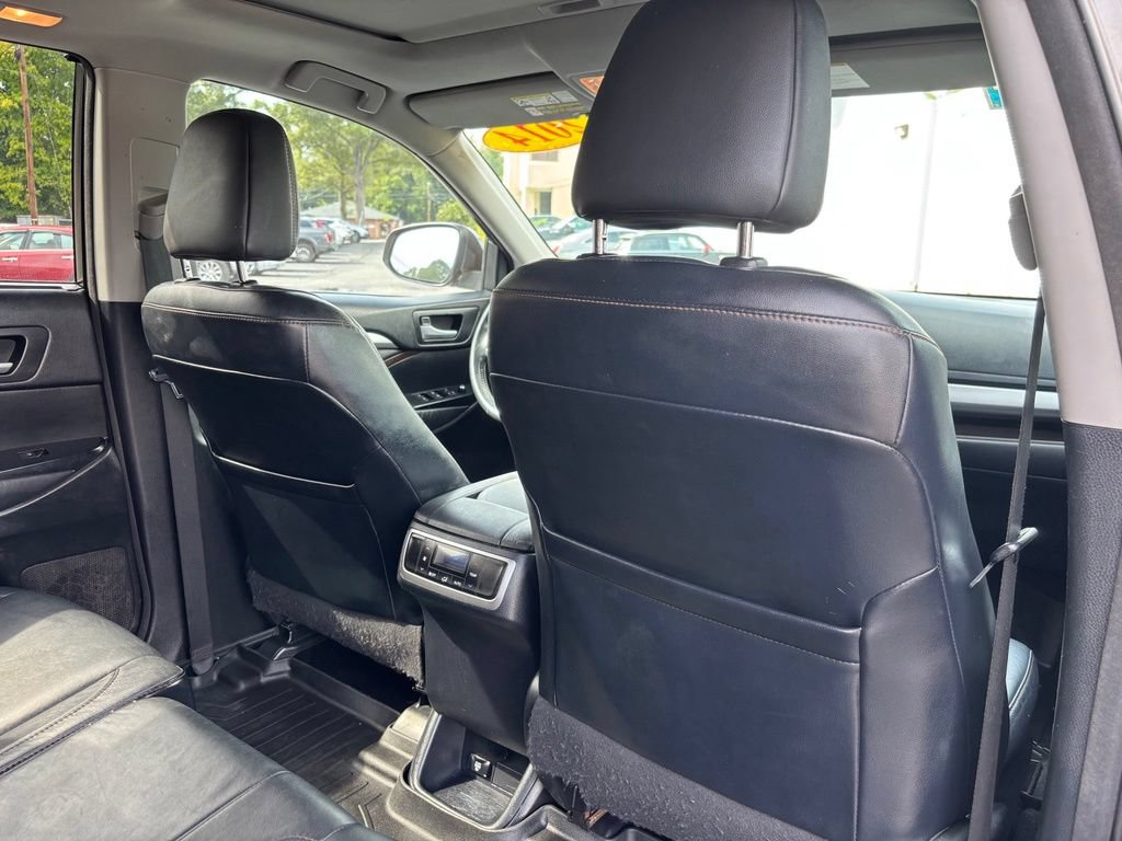Used 2014 Toyota Highlander XLE FWD image 24