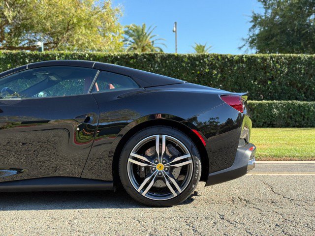 Used 2019 Ferrari Portofino RWD image 4