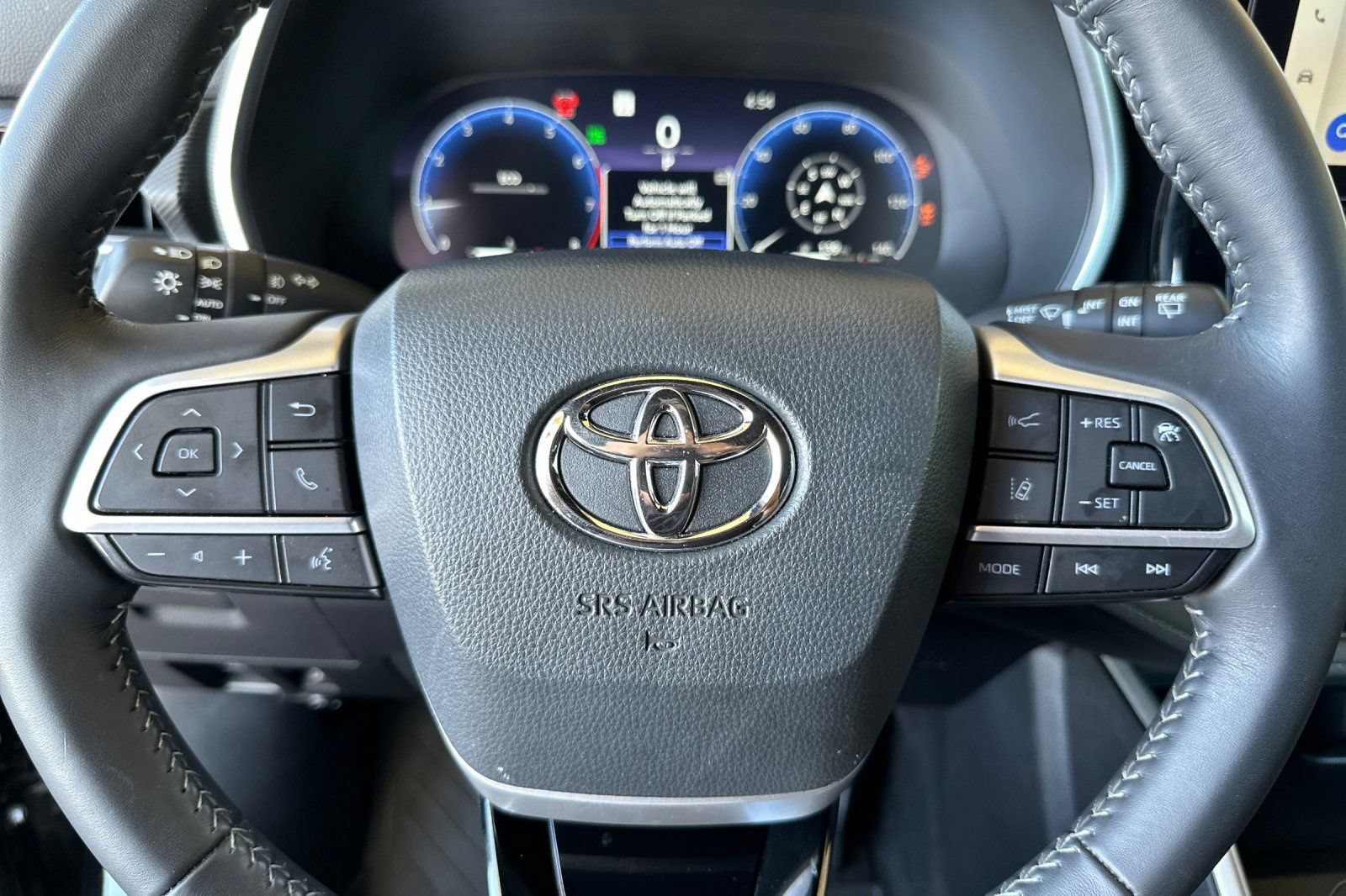 Used 2025 Toyota Highlander XSE AWD/4WD image 25