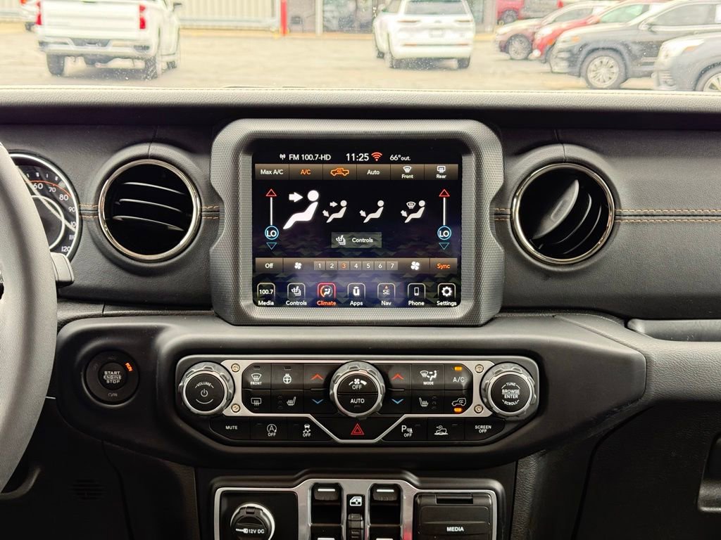 Used 2023 Jeep Gladiator Overland AWD/4WD image 21