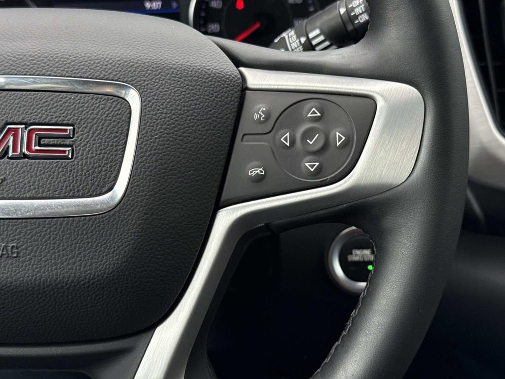 Used 2024 GMC Terrain SLT AWD/4WD image 7