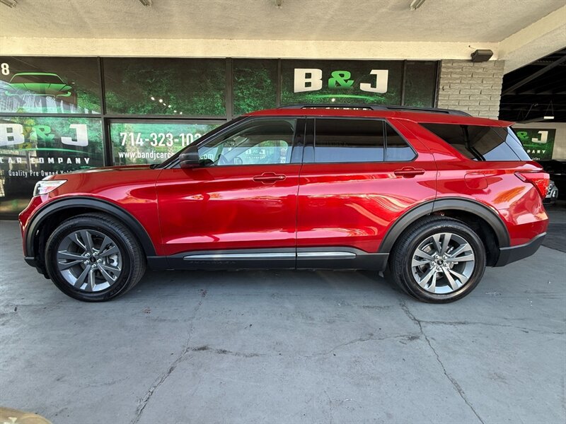 Used 2021 Ford Explorer XLT w/ Equipment Group 202A RWD image 4