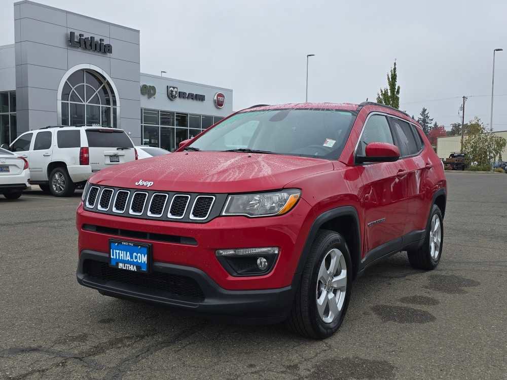 Used 2018 Jeep Compass Latitude w/ Cold Weather Group image 1