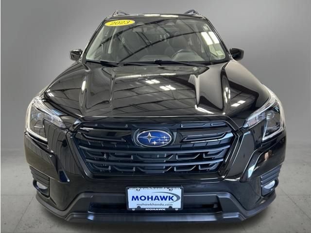 Used 2023 Subaru Forester Premium AWD/4WD image 9