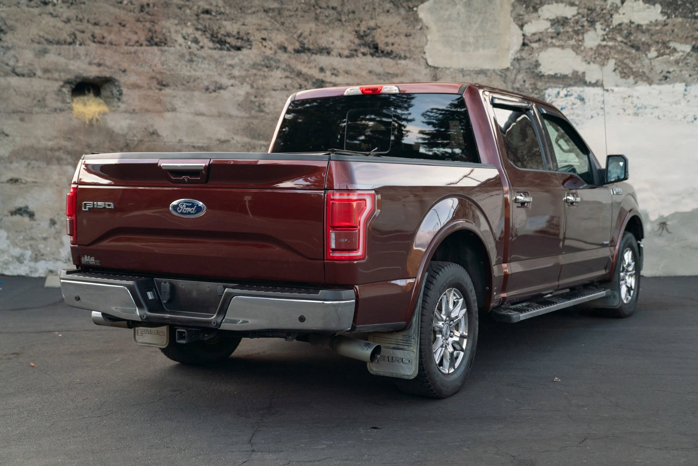 Used 2017 Ford F150 Lariat w/ Equipment Group 501A Mid image 5