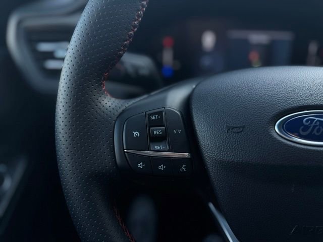 Used 2025 Ford Escape ST-Line image 25