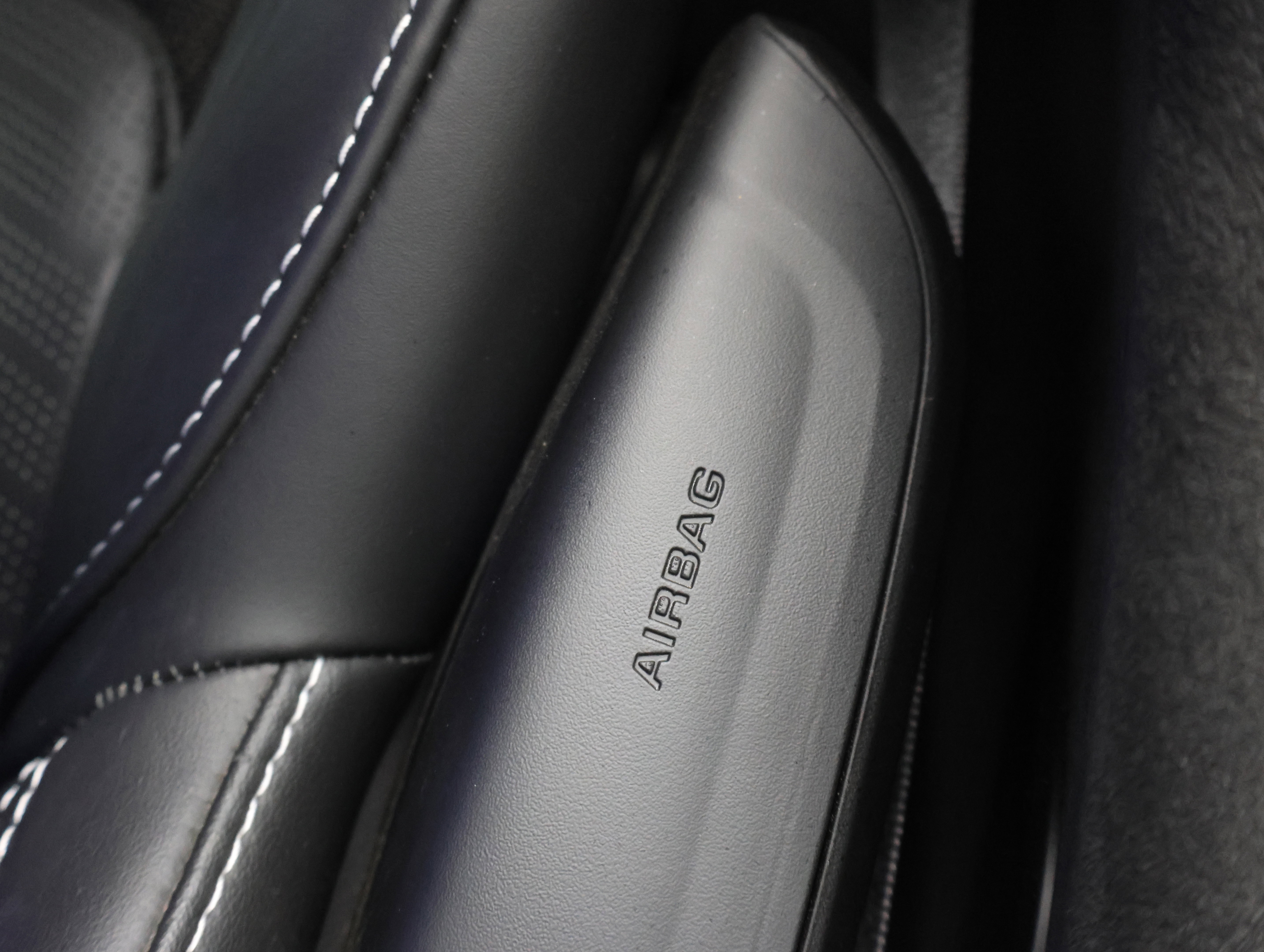 Used 2023 Chevrolet Corvette Stingray Premium Cpe w/ Z51 Performance Package image 39