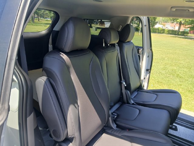 New 2026 Kia Carnival EX FWD image 48
