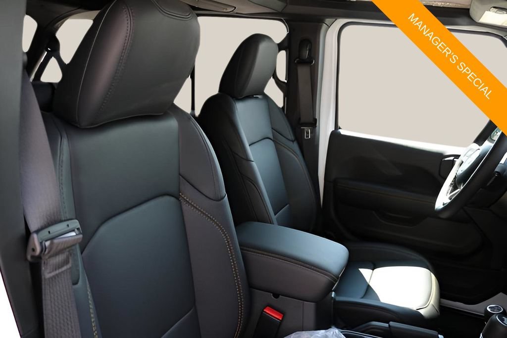 New 2025 Jeep Wrangler Unlimited Sahara AWD/4WD image 20
