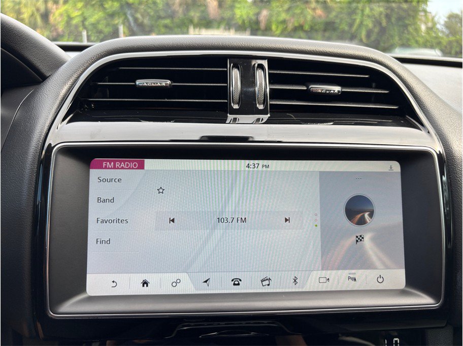 Used 2019 Jaguar F-PACE Premium AWD/4WD image 33