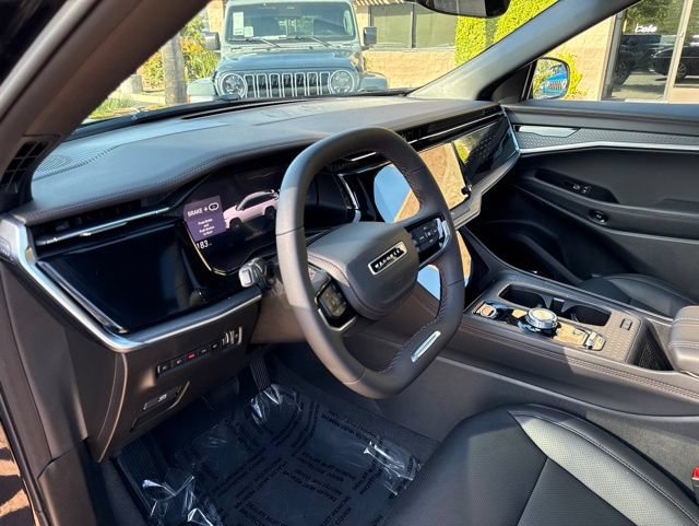 Used 2025 Jeep Wagoneer S Limited AWD/4WD image 16