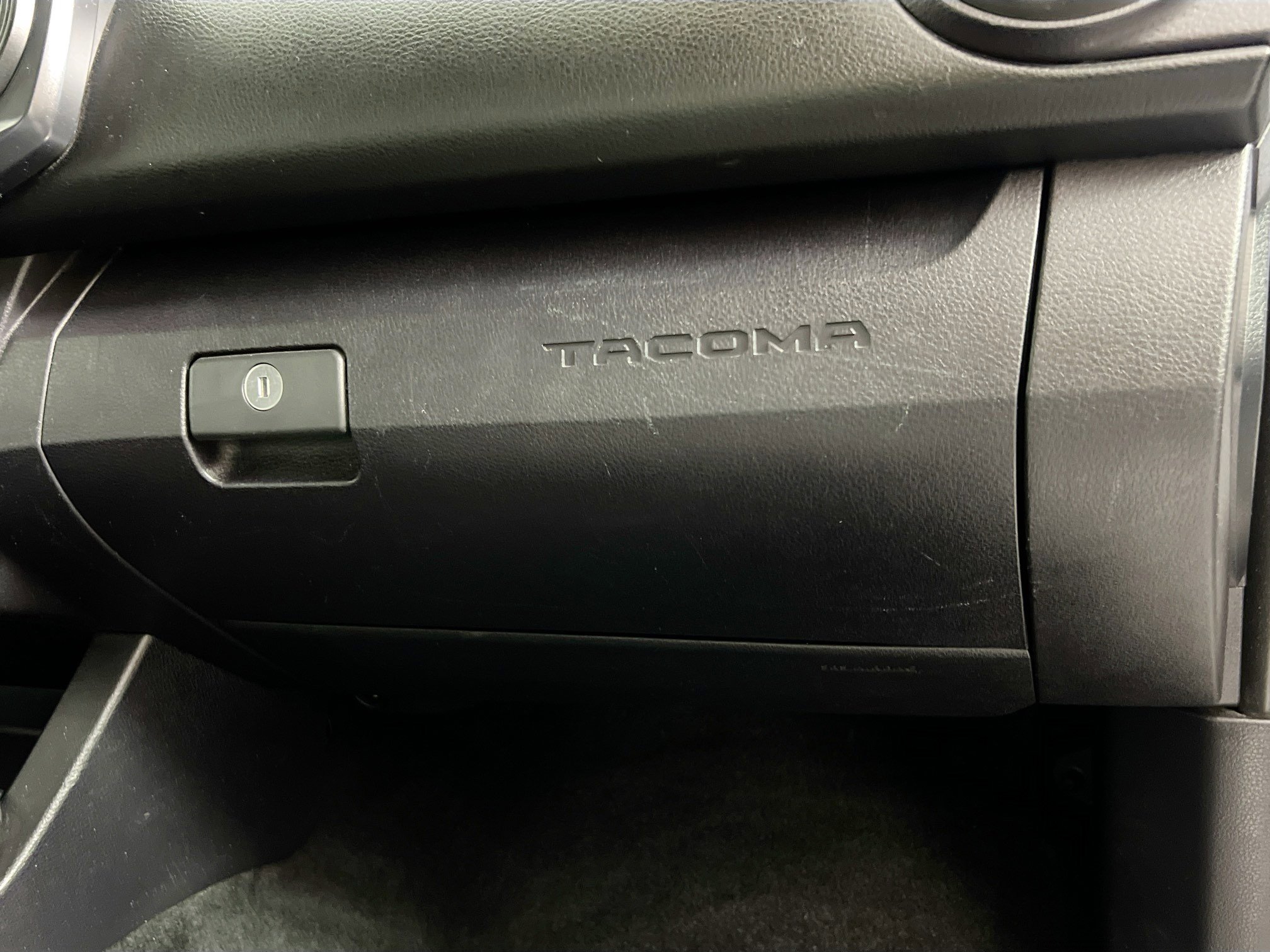 Used 2020 Toyota Tacoma SR AWD/4WD image 33