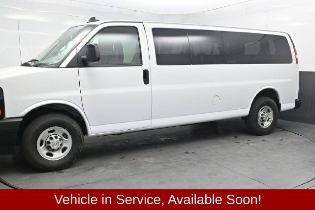 Used 2024 Chevrolet Express 3500 LS RWD image 3