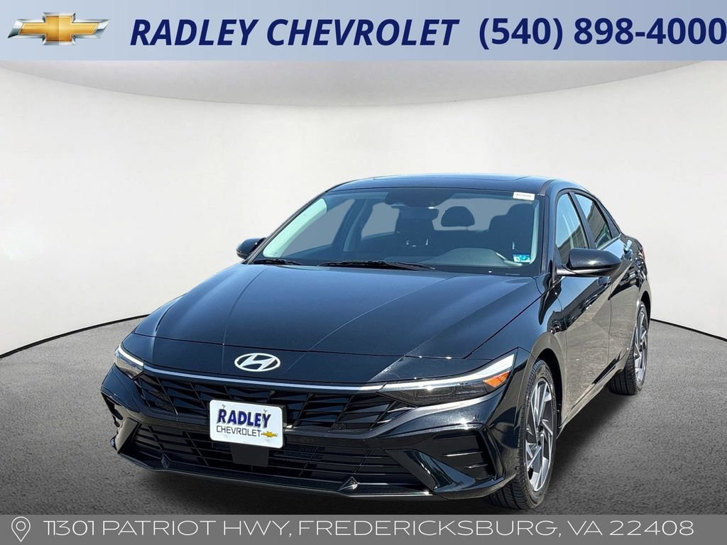 Used 2025 Hyundai Elantra SEL FWD image 1