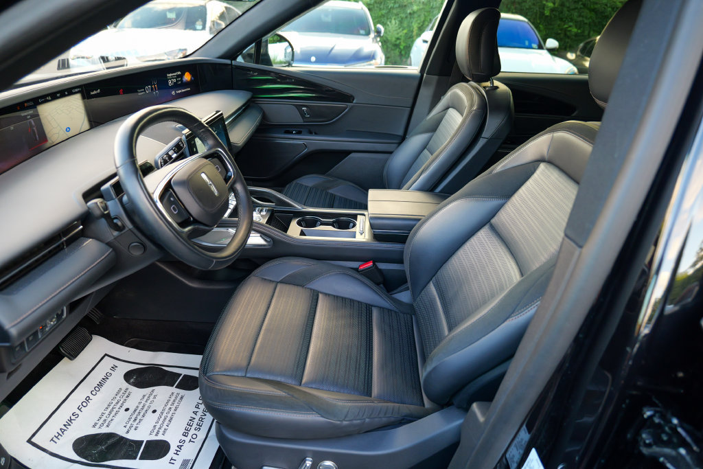 Used 2024 Lincoln Nautilus Reserve w/ Jet Appearance Package (87T) AWD/4WD image 21