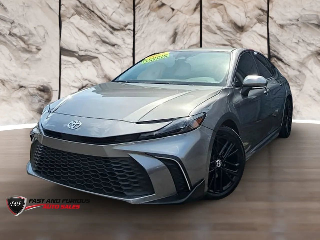 Used 2025 Toyota Camry SE w/ Convenience Package FWD image 3