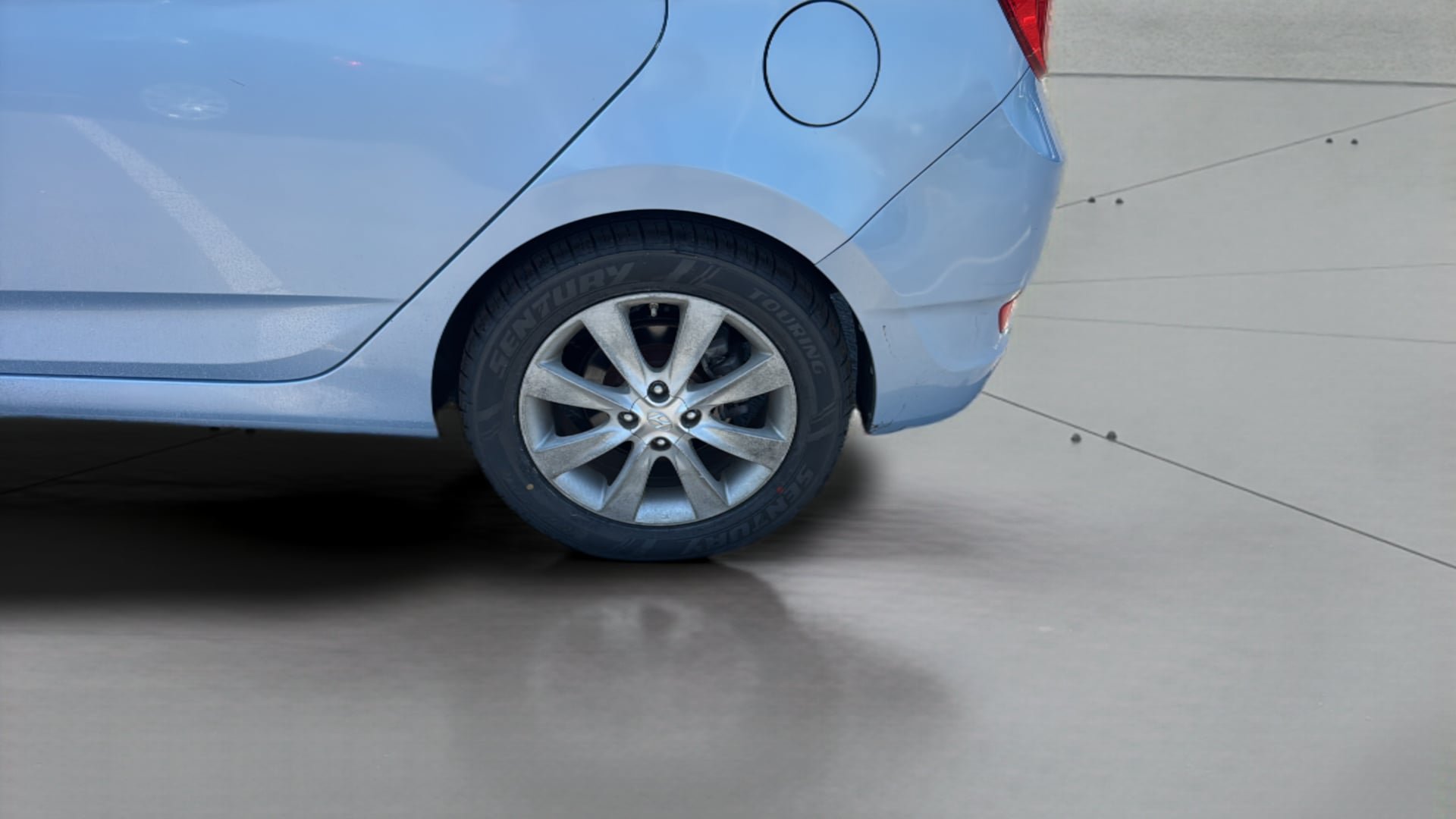 Used 2013 Hyundai Accent SE FWD image 36