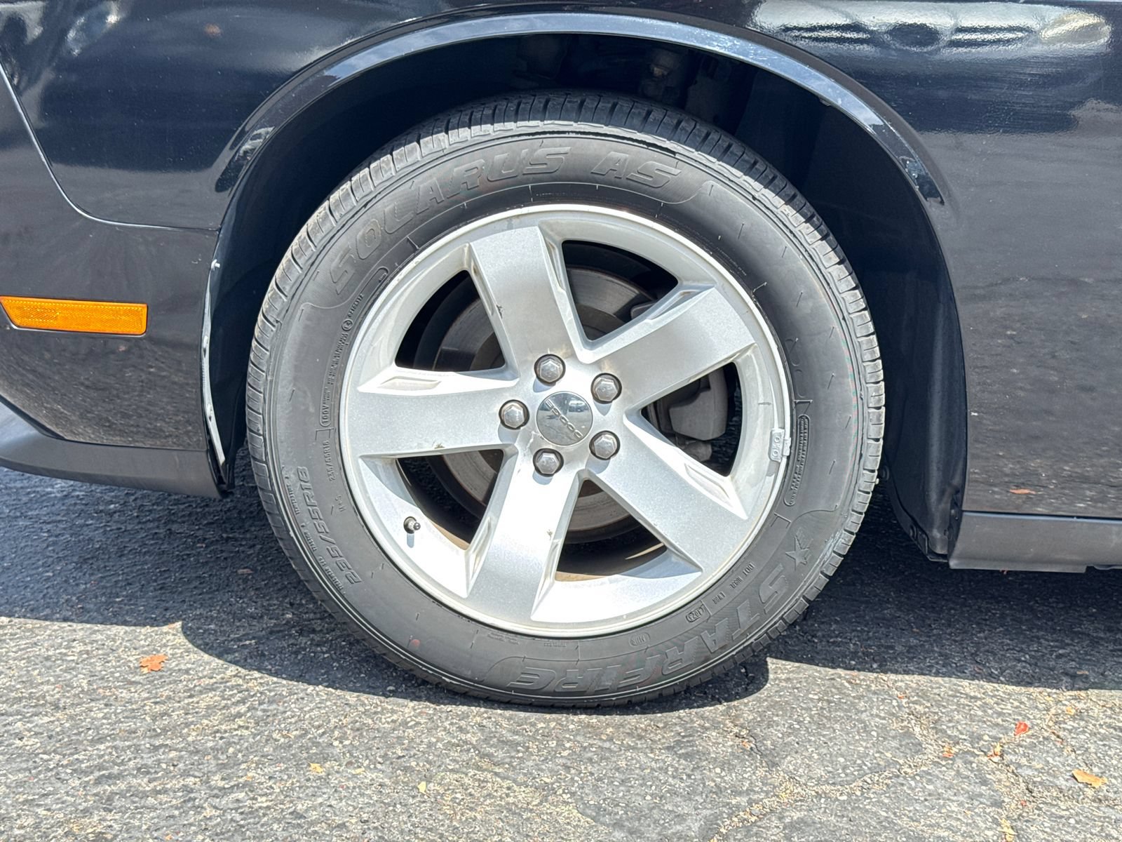 Used 2014 Dodge Challenger SXT RWD image 4