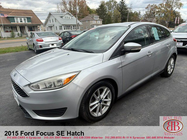 Used 2015 Ford Focus SE w/ SE Cold Weather Package image 3