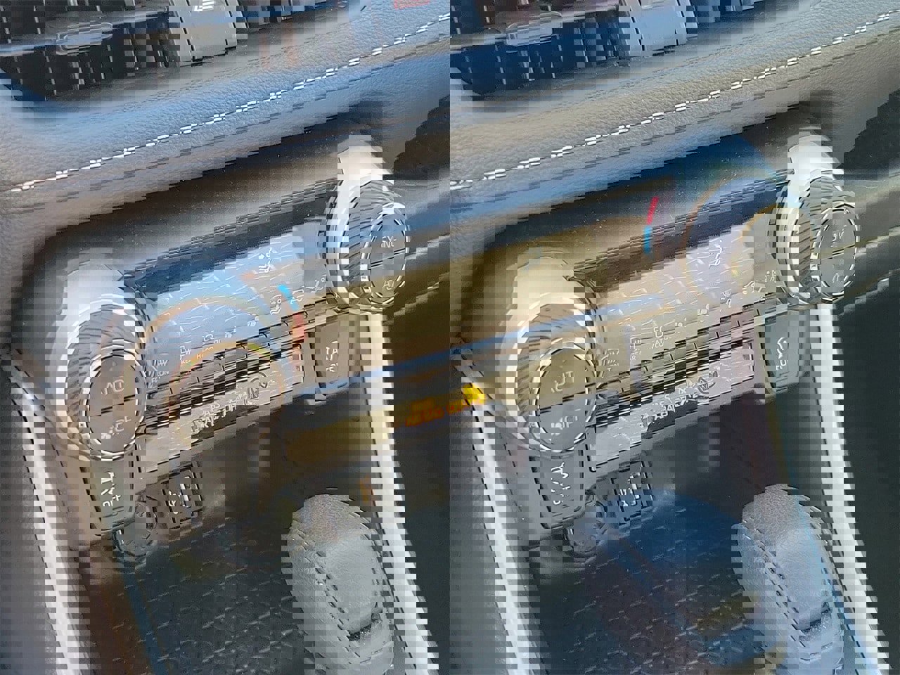 Used 2024 Toyota RAV4 XLE image 26