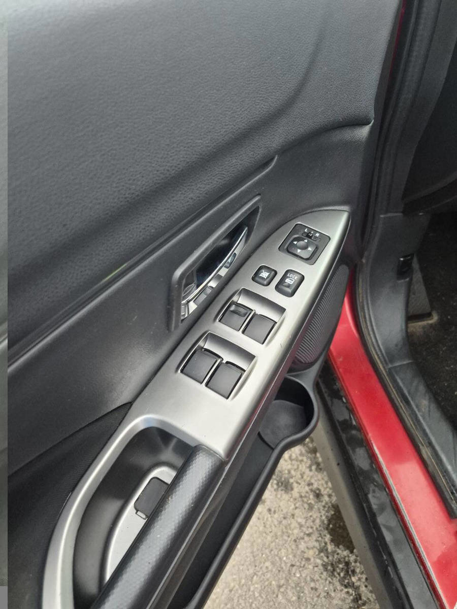 Used 2018 Mitsubishi Outlander Sport ES FWD image 29