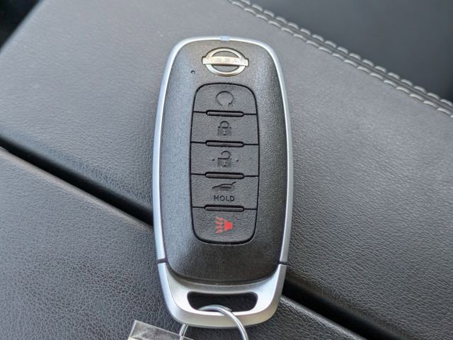 Used 2025 Nissan Rogue SL w/ SL Premium Package FWD image 33