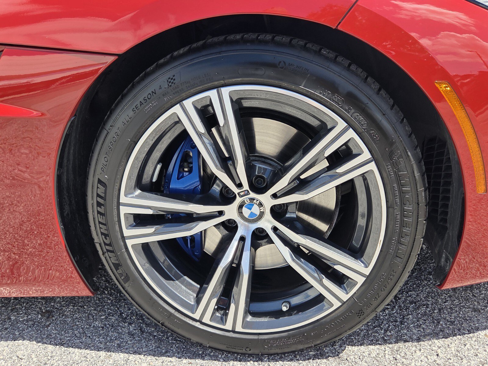 Used 2021 BMW Z4 M40i w/ Driving Assistance Package RWD image 9