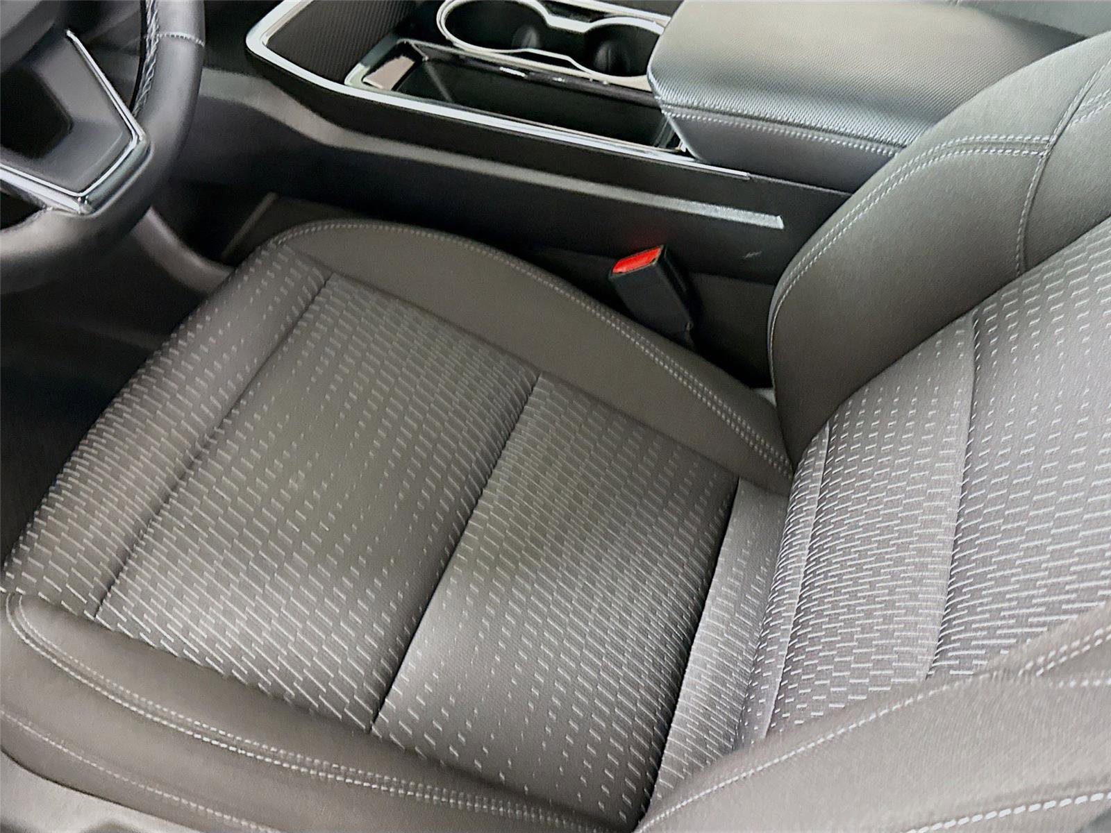 Used 2025 Chevrolet Equinox LT image 13