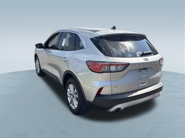 Used 2020 Ford Escape SE FWD image 14