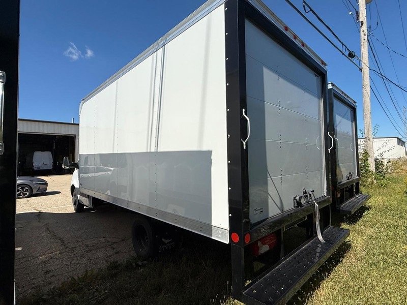 New 2024 Mercedes-Benz Sprinter 4500 image 2