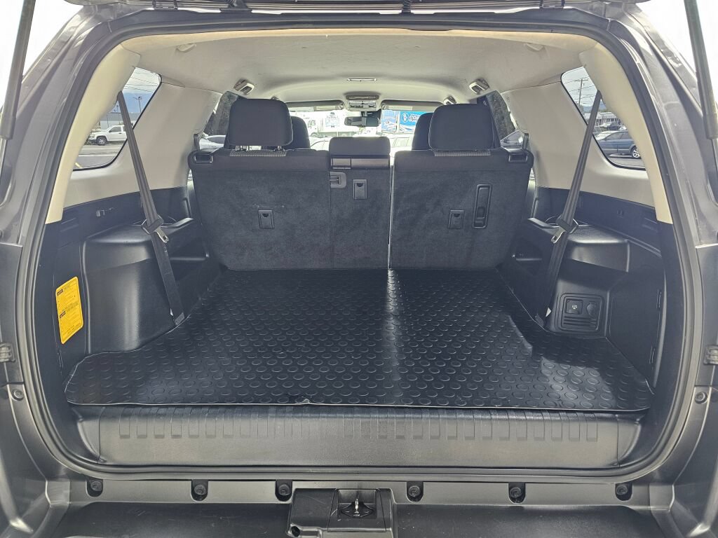 Used 2021 Toyota 4Runner SR5 AWD/4WD image 15