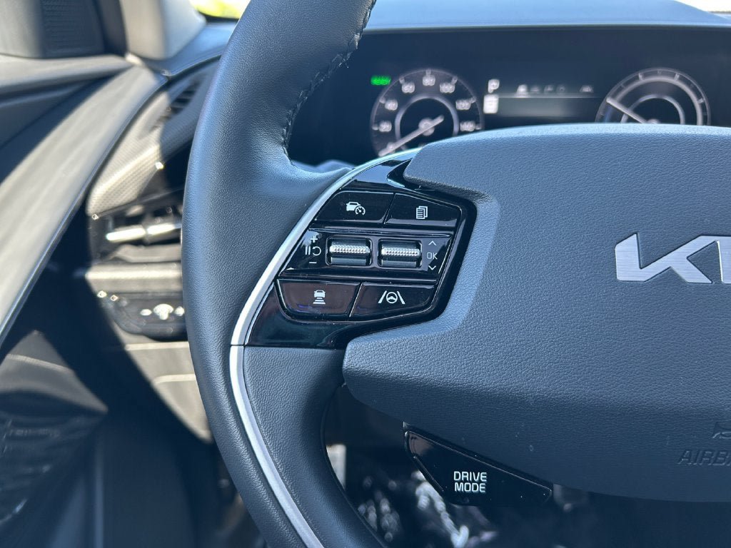 Used 2023 Kia Niro Wave w/ Wave Preserve Package FWD image 16