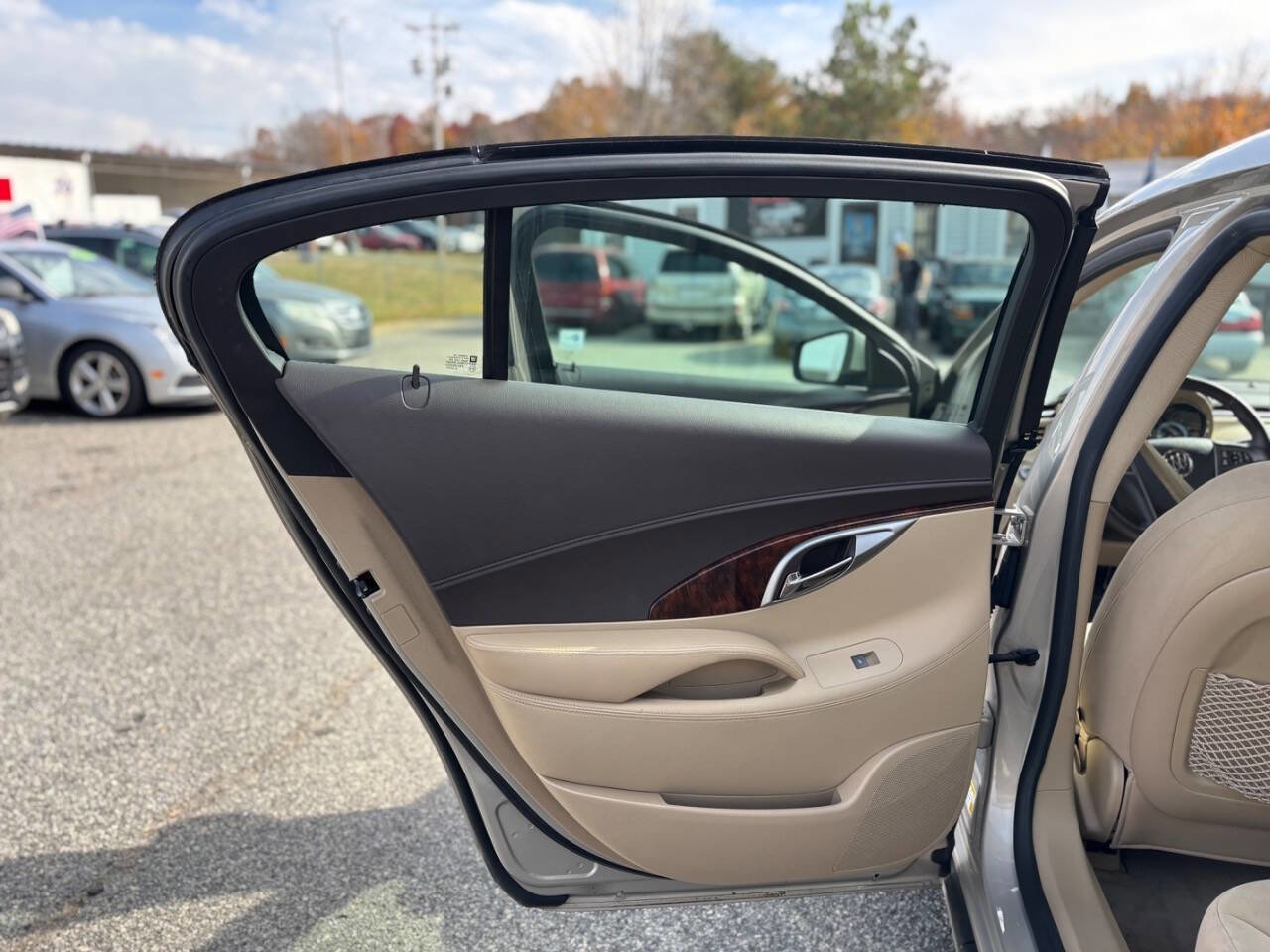 Used 2011 Buick LaCrosse CX image 21