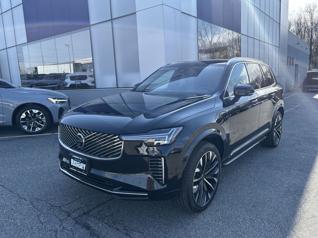 Certified 2025 Volvo XC90 T8 Ultra image 4
