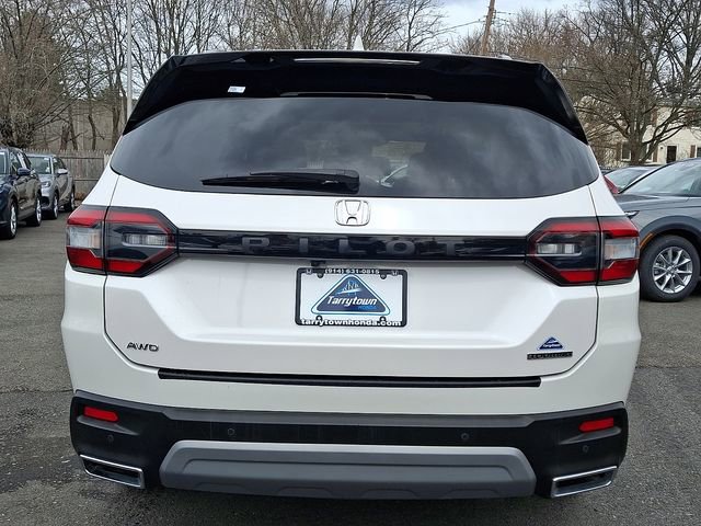 Certified 2023 Honda Pilot Touring image 5
