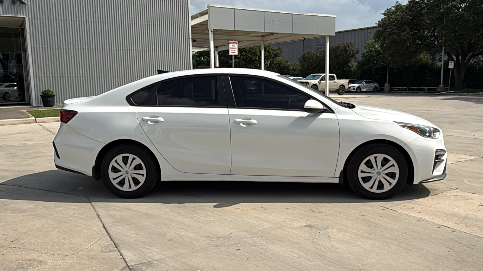 Used 2020 Kia Forte Sedan FWD image 2