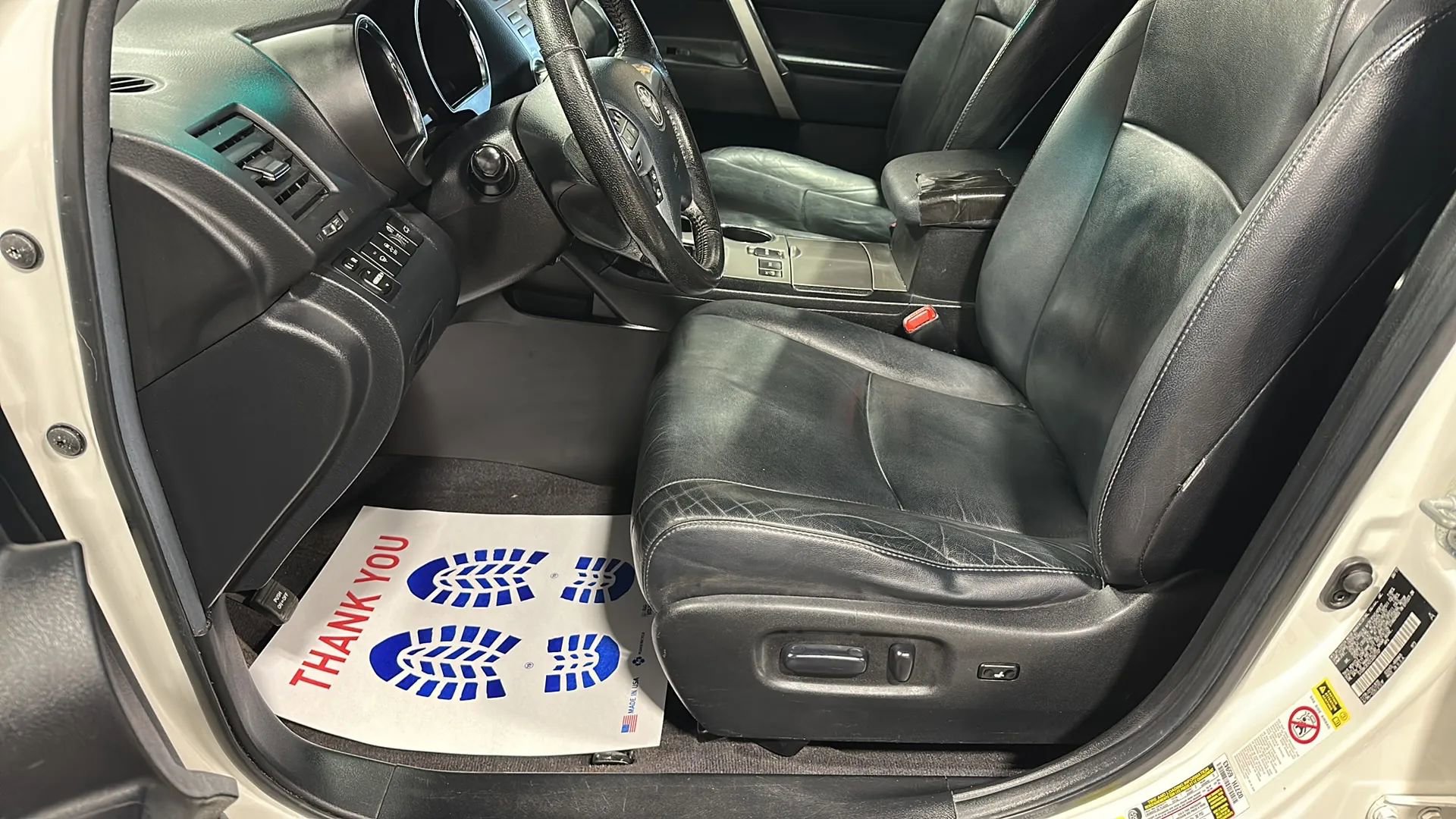 Used 2012 Toyota Highlander SE w/ Tow Pkg image 9