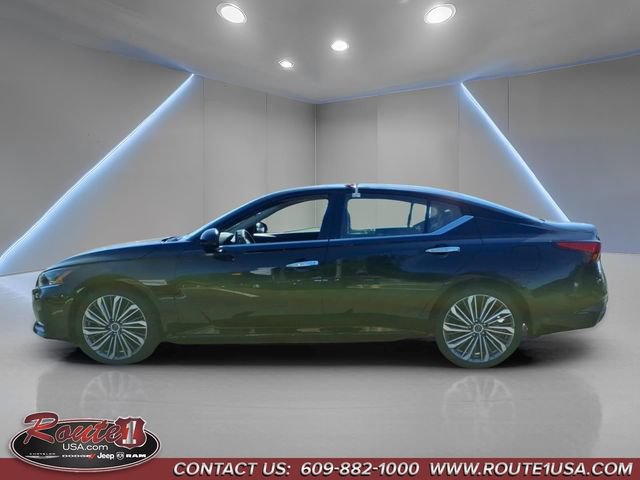 Used 2025 Nissan Altima 2.5 SL FWD image 7