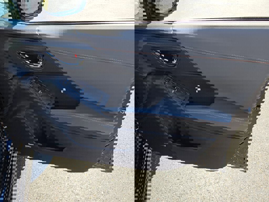 New 2025 Subaru Crosstrek 2.5i Limited image 5