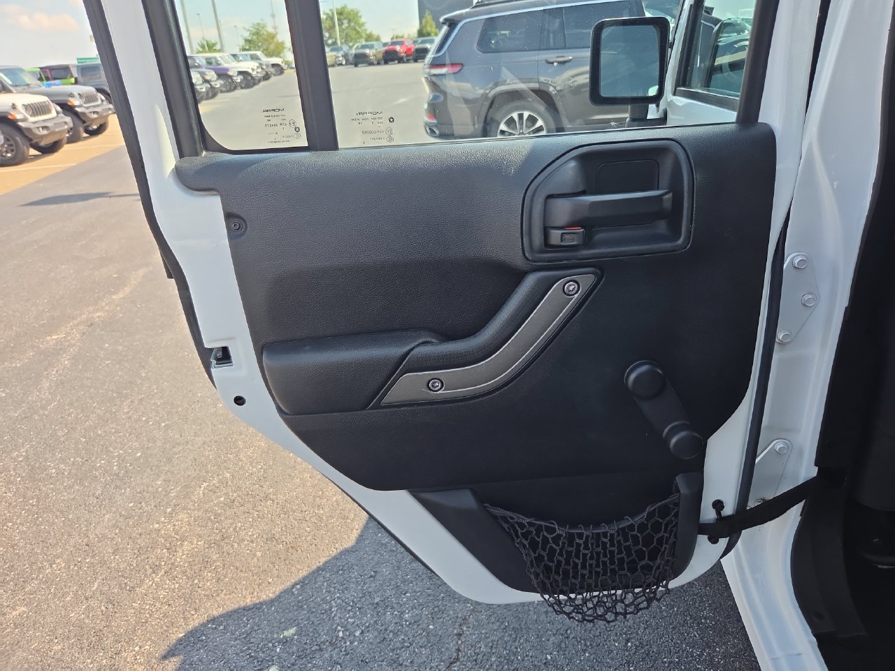 Used 2016 Jeep Wrangler Unlimited Sport w/ Connectivity Group AWD/4WD image 14