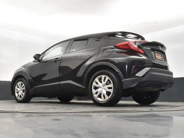 Used 2020 Toyota C-HR LE FWD image 12