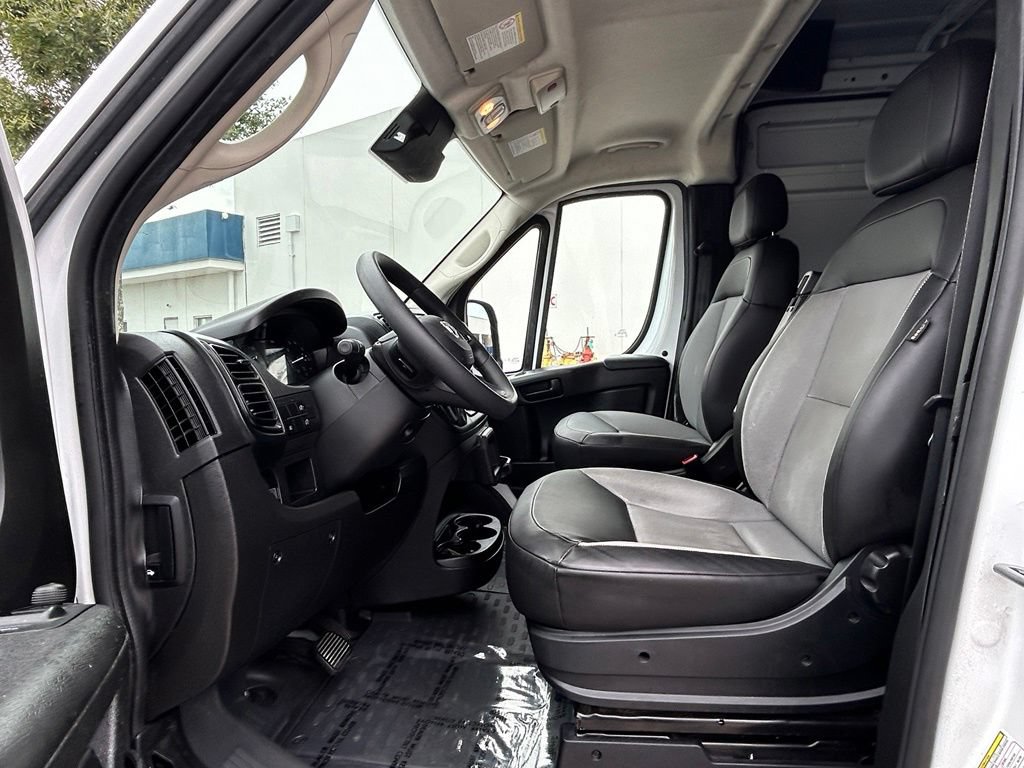 Used 2024 RAM ProMaster 2500 w/ Convenience Group FWD image 11