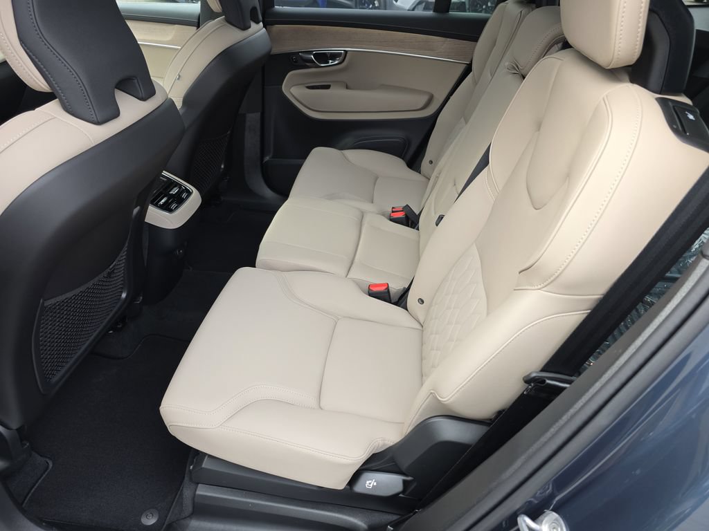 Used 2026 Volvo XC90 B6 Plus w/ Protection Package Premier AWD/4WD image 10