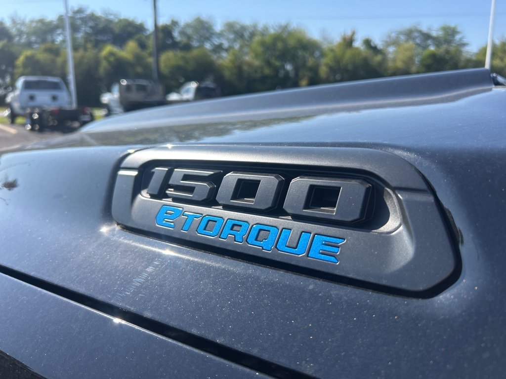 New 2026 RAM 1500 4x4 Crew Cab image 18