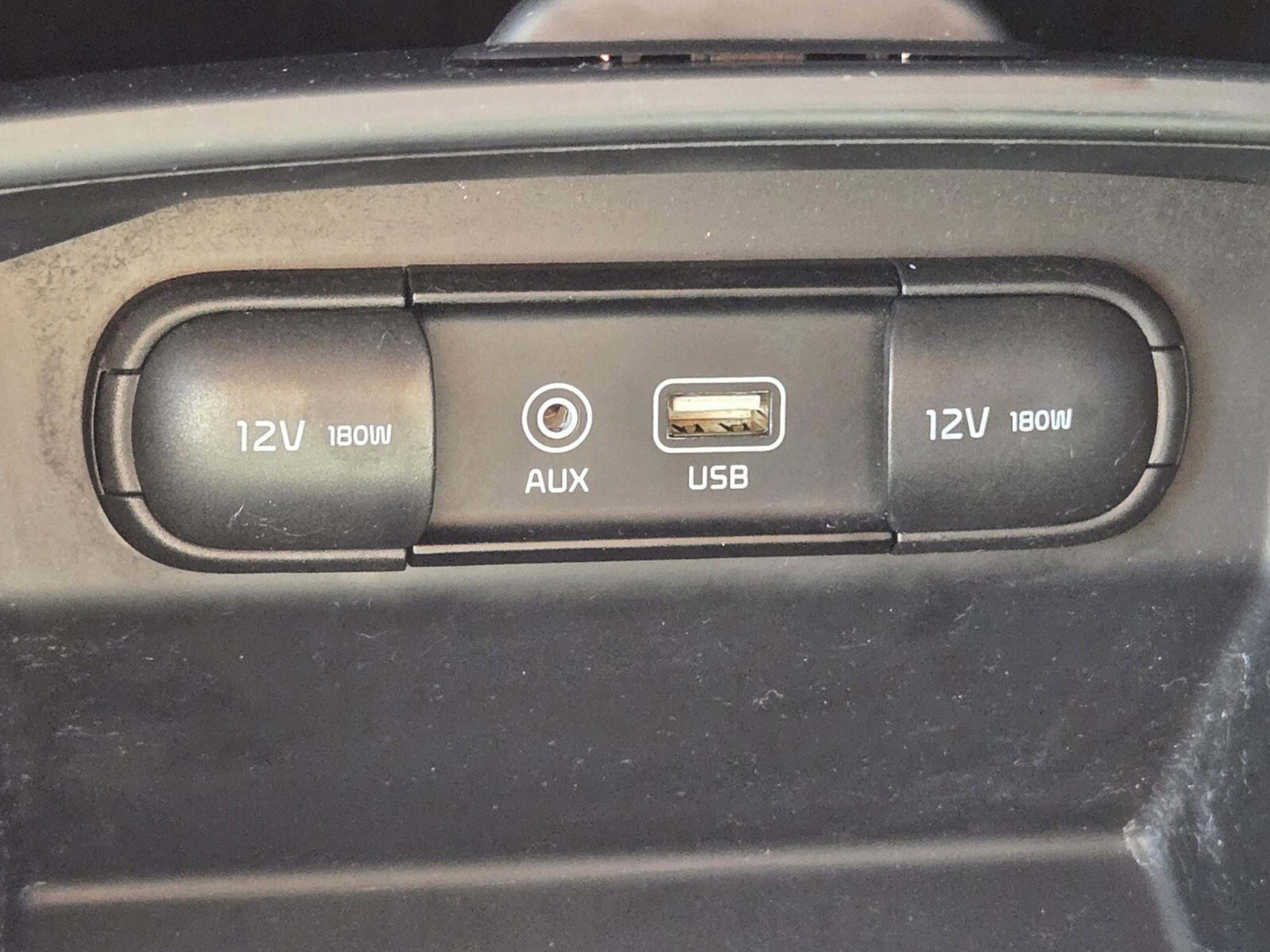 Used 2020 Kia Sorento LX image 42