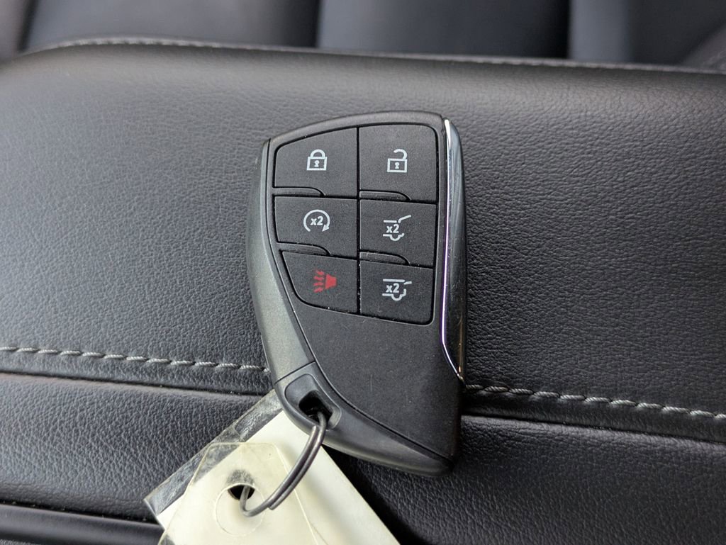 Used 2023 Chevrolet Tahoe Z71 w/ Luxury Package AWD/4WD image 32